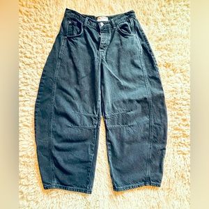 Free People Barrel Jeans Size 27.
